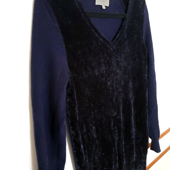 CASHEMIRE V-NECK SWEATER - Picture 4 of 6